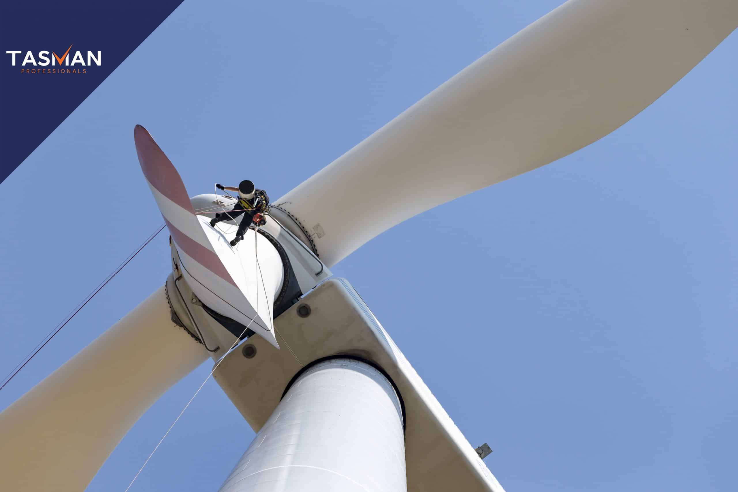 worker at wind power blade windmolen vacatures